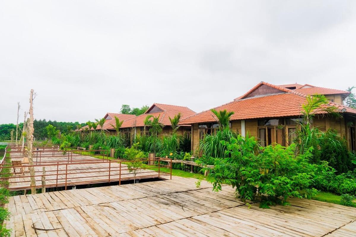 Nha Duoi Hotel Son Tay Екстериор снимка