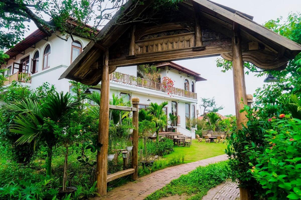 Nha Duoi Hotel Son Tay Екстериор снимка
